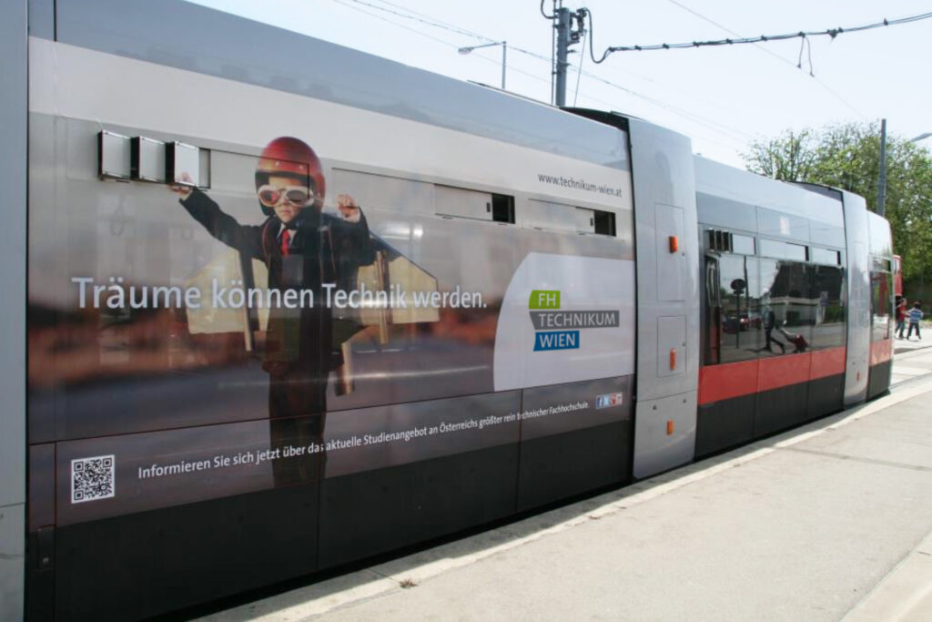 Linie B_Straßenbahn-Werbungen